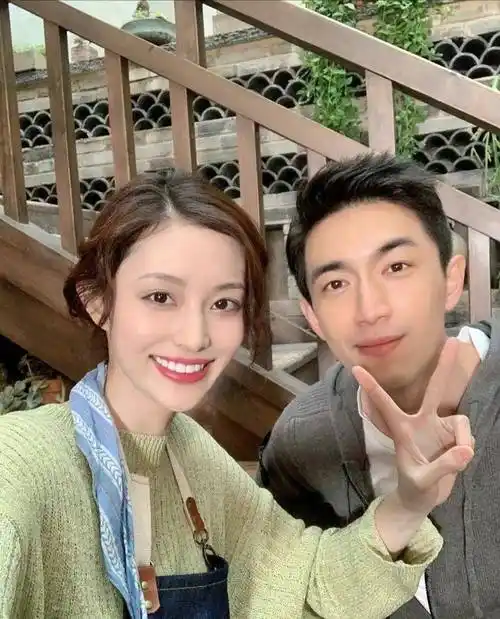 爱上李沁,八卦刘亦菲,金世佳的情史相当精彩