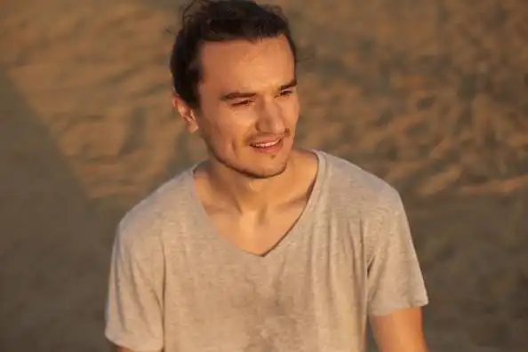 3,秃顶的男人适合什么发型