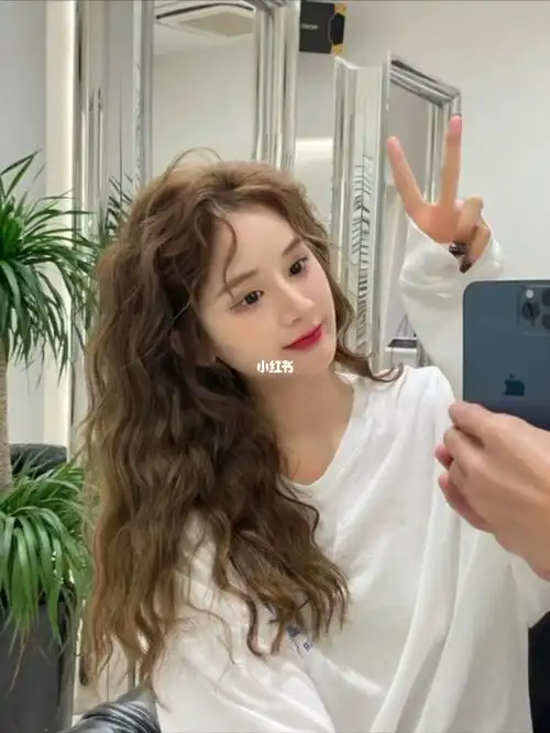 中长发发型蓬松烫发减龄发型法式烫发芭比烫