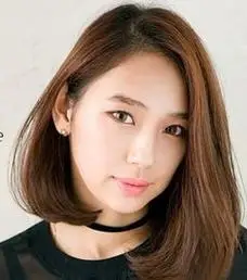 1,方脸扁额头高大女生适合什么发型?