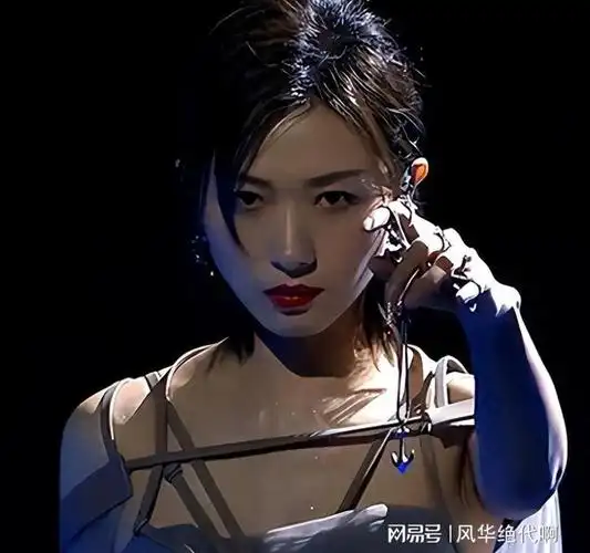 事业巅峰期意外生子,生父是谁仍是谜|万茜|胡歌|娱乐圈|女明星_网易