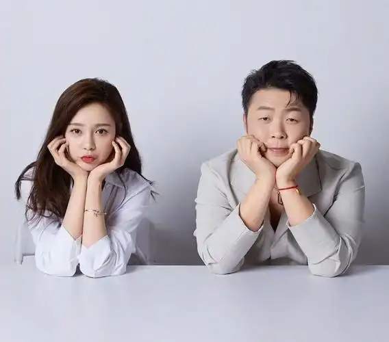 杜海涛520送200元玫瑰花被吐槽廉价,沈梦辰晒恩爱同框,发文极力护夫