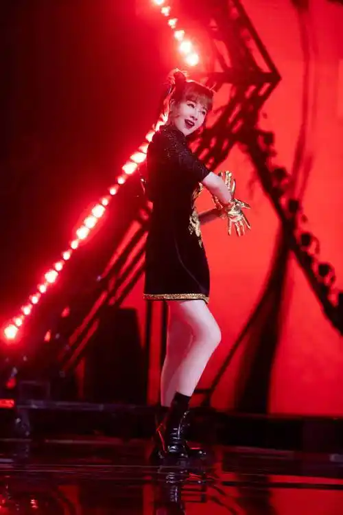 左小青反驳女人多的地方是非多#左小青发长文告别这趟乘风破浪的旅程