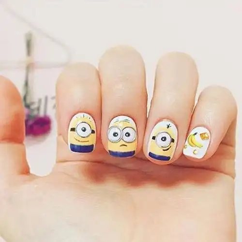 小黄人大眼萌手绘卡通美甲图片