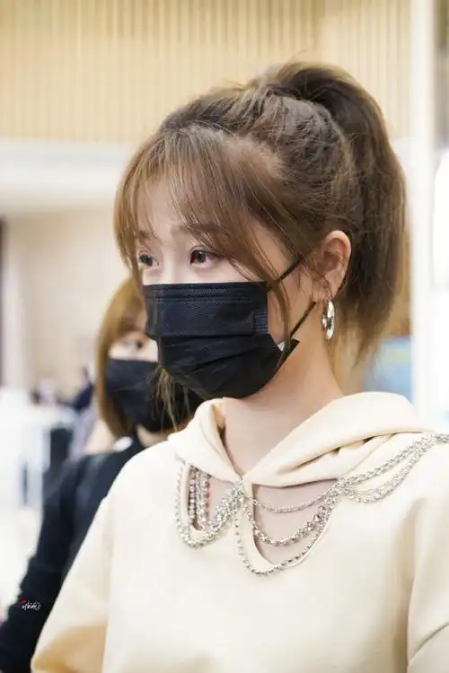 虞书欣1218生日快乐#虞书欣今日份出发饭拍扎着高马尾元气一百分缮