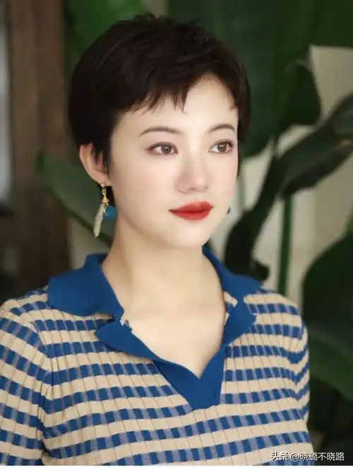 女人过了45岁,夏天就剪这3种"短发",减龄显气质,人见人夸|发型|脸型