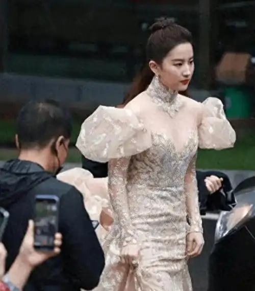 干瘪造假五五分,真实身材一言难尽|蒋欣|杨颖|刘亦菲|鞠婧祎|周冬雨