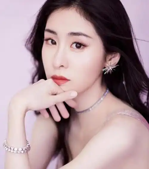 女神张碧晨第6628期高清时尚美图欣赏