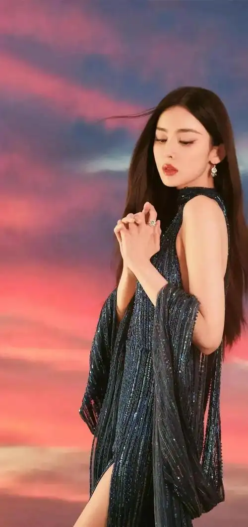 如此,性感吸睛古力娜扎,每一张都是屏保~|模特_网易订阅