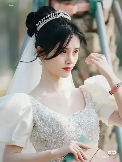 蜜橘们赶紧收藏小鞠婚纱照0000