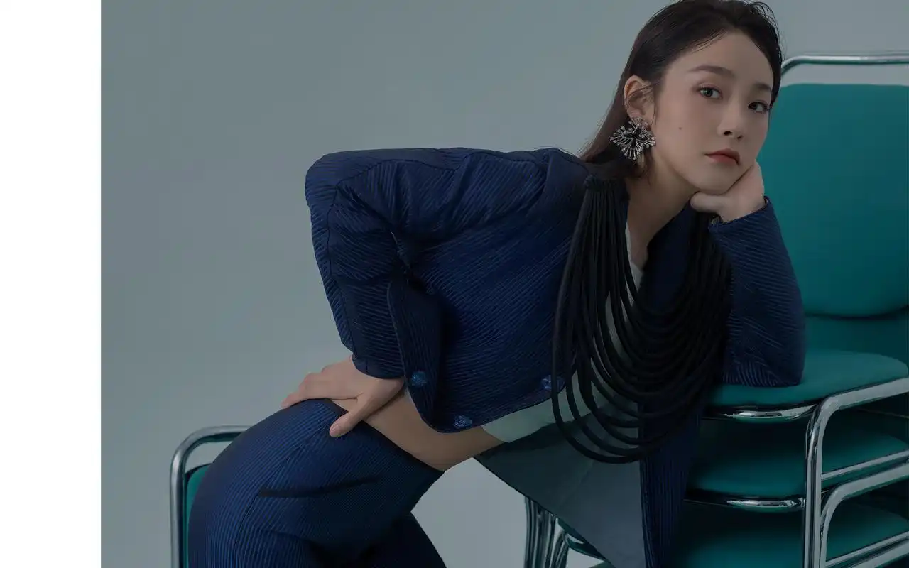 张佳宁百变时尚高清桌面壁纸