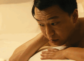 中饰演的牛结实——《斗牛》中饰演的村民——无论是《疯狂的石头》中