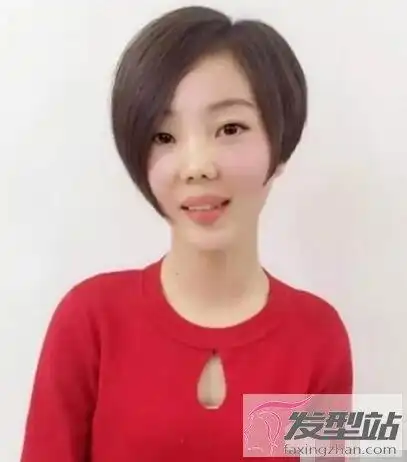 短发女生不对称发型一长一短吸睛显个性