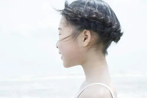 东方人,儿童,脸,头,脸颊,脖子,一个人,站,横图,室外,特写,白天,侧面