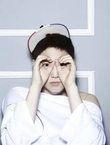 图天团exo金俊绵女装妖艳动人令人震惊不已