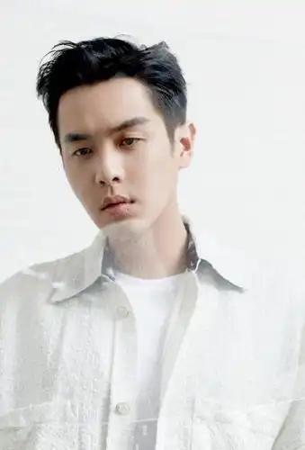 张若昀狼奔头发型酷帅写真图片66