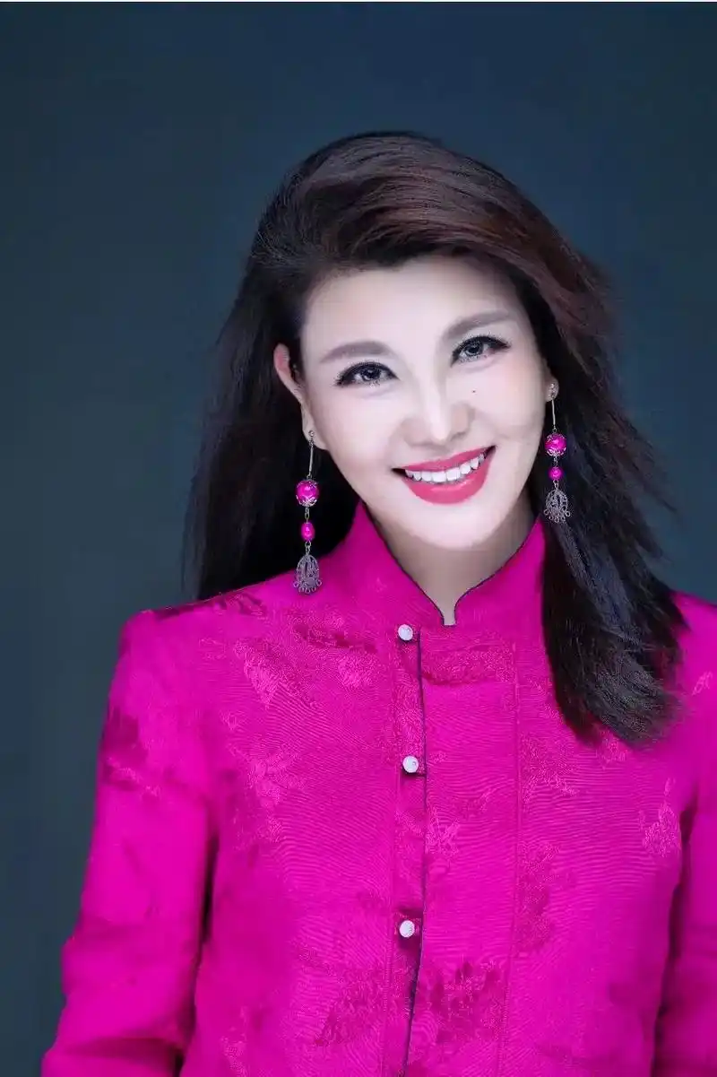 乌兰图雅乌兰图雅2022写真