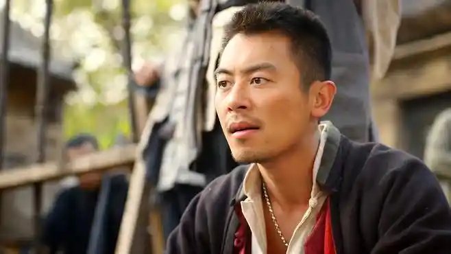 红高粱:兄弟不想当土匪,余占鳌的一番做法,真是仁义之至-影视综视频