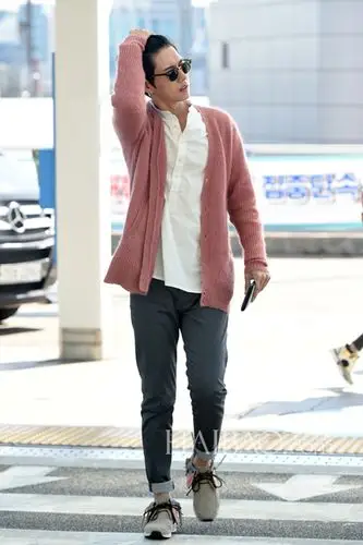 朴海镇10月17日韩国仁川机场街拍 (飞沈阳)