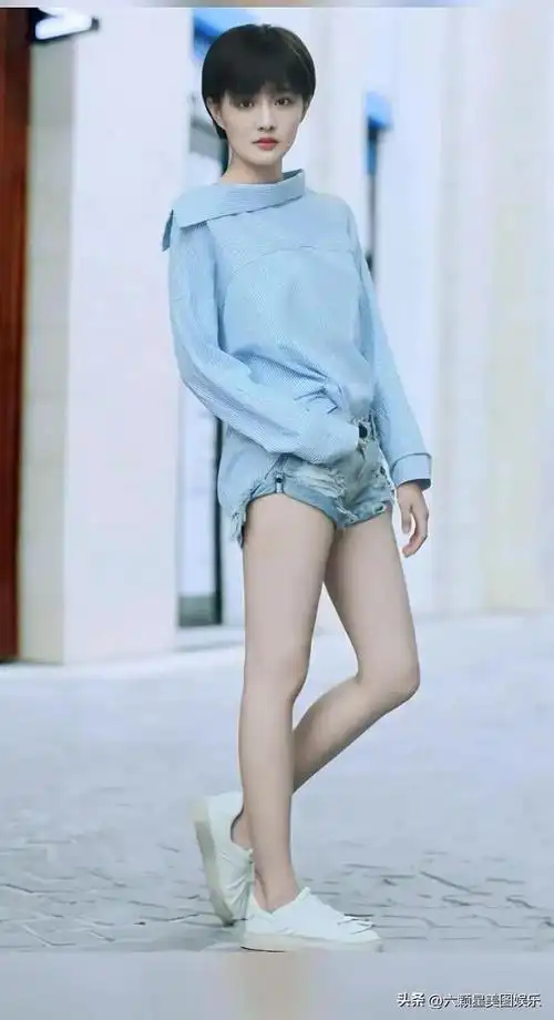 女神徐璐性感的身材颜值超高