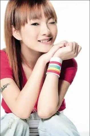 超女胡灵回应整容:若不是艺人,我不会整容