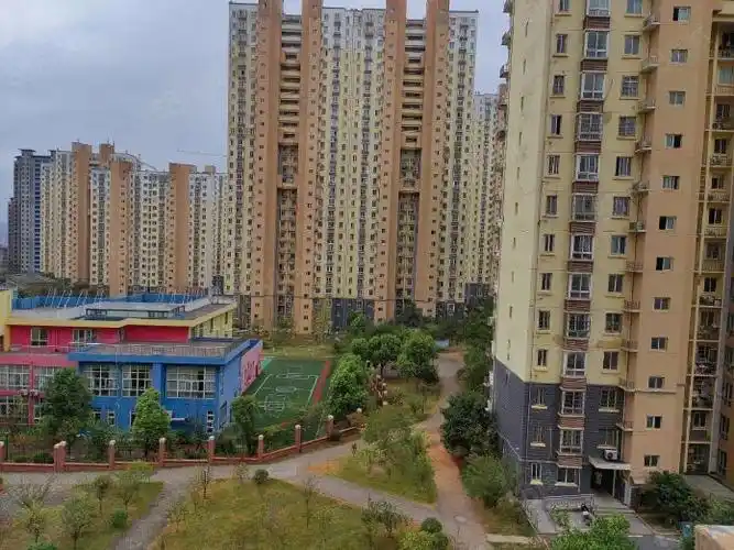 新新城学校庐山新城附近怡芳苑一期精装两房出租家电可配齐