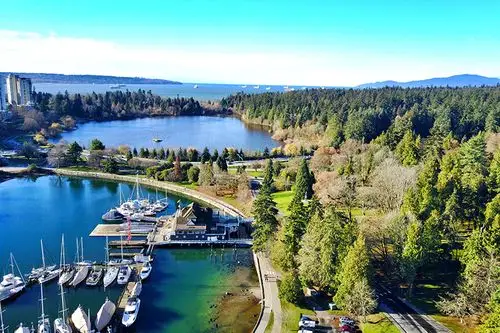 by vivian维安安温哥华市区北部的史丹利公园(stanley park)占据了这