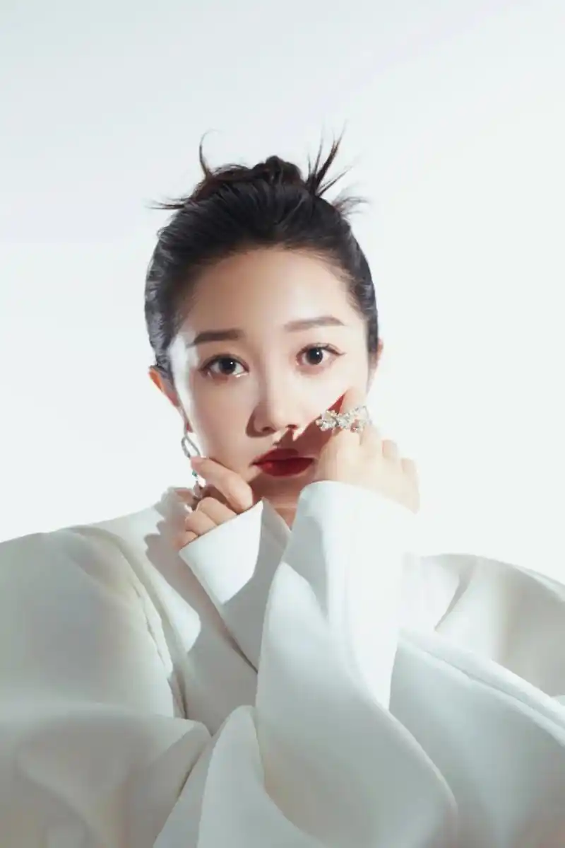 陈嘉男,1993年9月24日出生于辽宁省大连市,中国内地女演员,毕业于中央