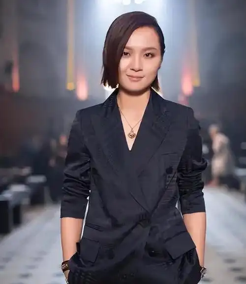 回顾周笔畅三段感情都失败38岁仍未婚喜欢享受独处的时光