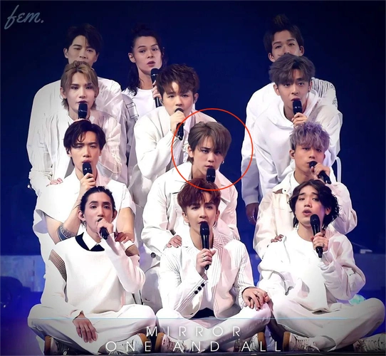 2017,刚成年的姜涛信心十足的参加了《快乐男声》.