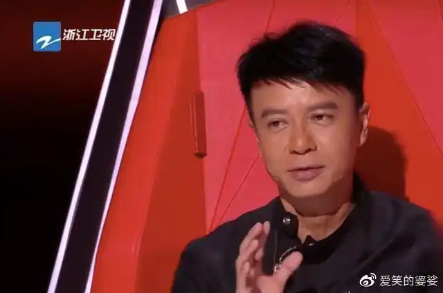 那英,李荣浩和李克勤,四位导师助理分别是吴莫愁,吉克隽逸,黄霄云和