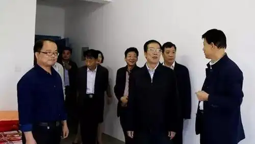 渭南市委常委,县委书记郭志英来富平中学慰问教师