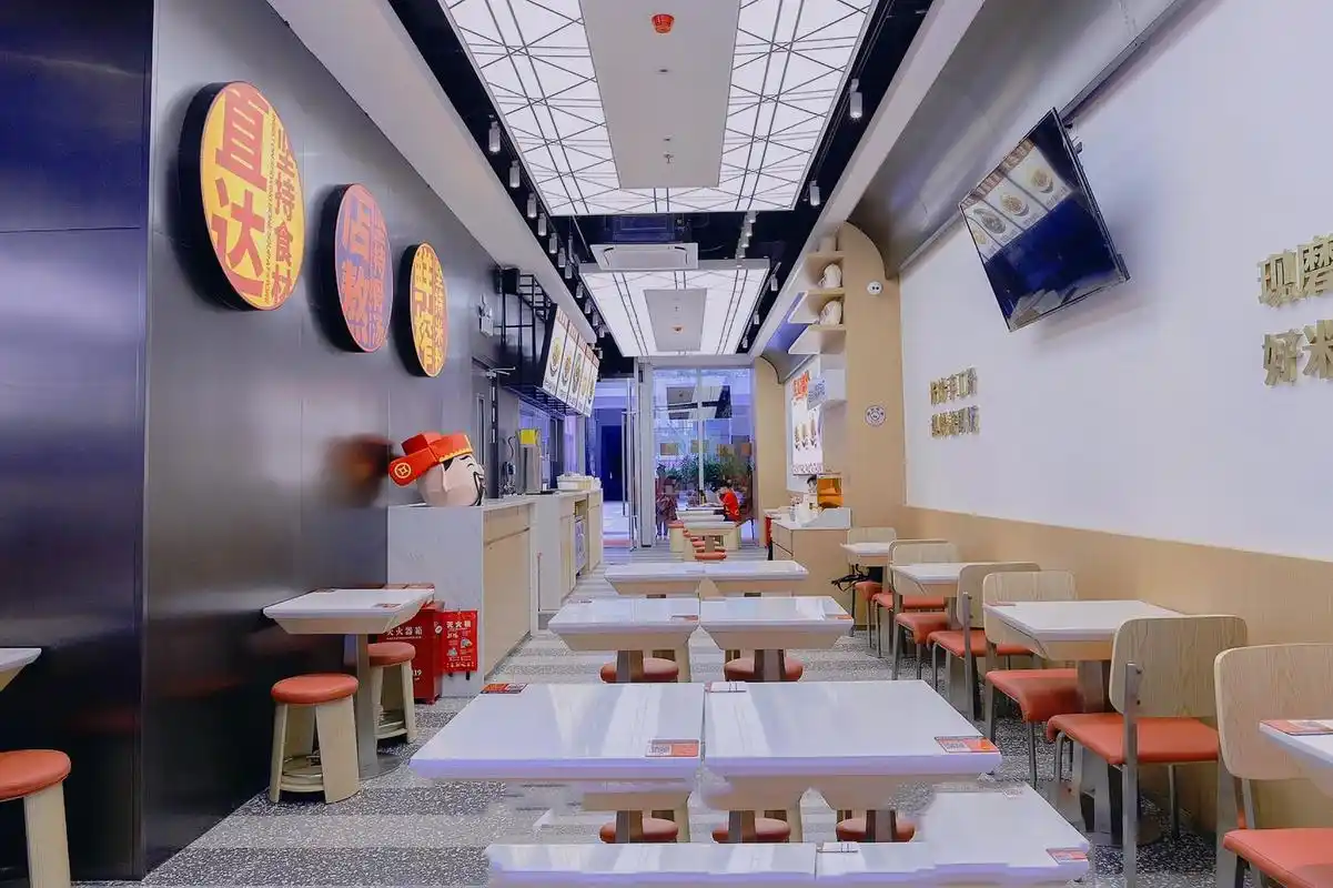 本案装修设计施工一体化 位置:深圳南山 面积:150平 风格:现代简约