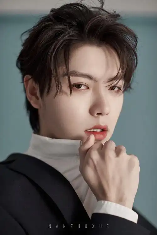 梁#新年临近,首先在这里9015宇航员小可爱们新的一年要开开心心