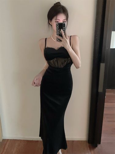 蕾丝拼接吊带连衣裙女秋季黑色性感长裙法式收腰气质包臀鱼尾裙子