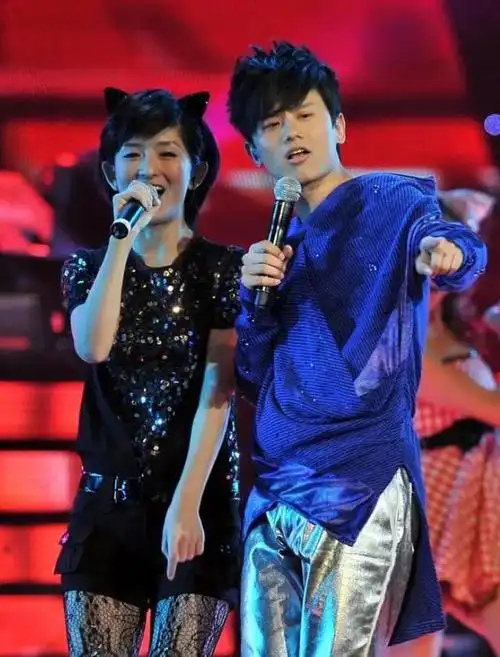 刘烨也曾经说过:"娶谢娜是我人生中最浪漫的时刻",但这个时刻终究没有