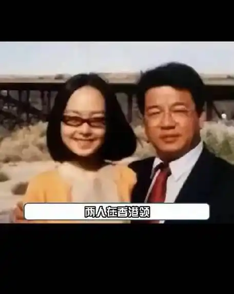 鲁豫的两段婚姻,三段恋情,头婚美国养老公,婚姻维持四年,西雅图留学时