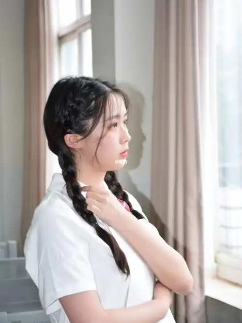 圆脸毕业照发型:双麻花上镜yyds