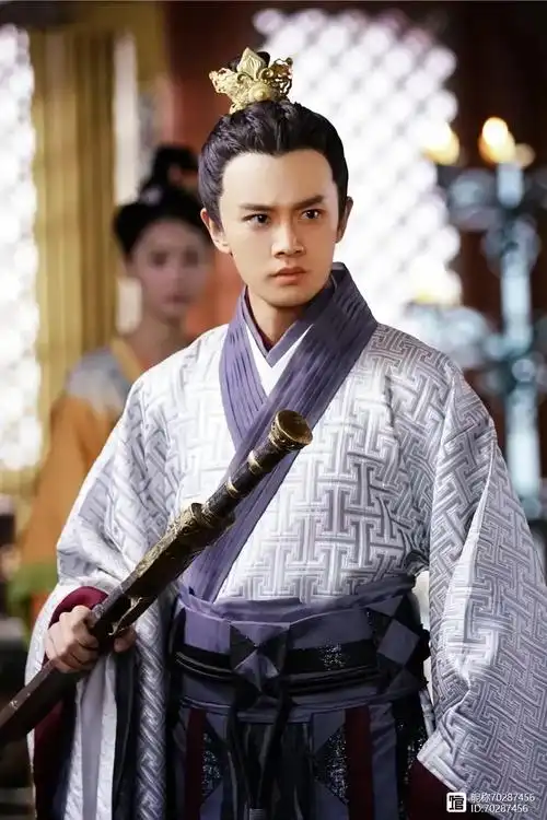 新剧火爆,老剧有味道,任嘉伦都有哪些让人难忘的古装角色?