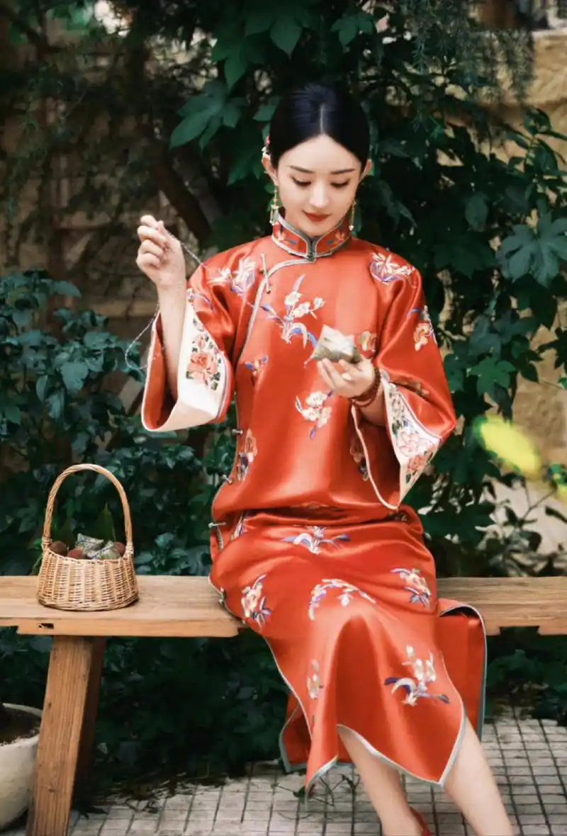 赵丽颖红色旗袍造型,当家主母的感觉,太美啦!