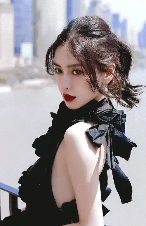 刘嘉玲回应:换了账号,已加回_微信_好友_杨颖