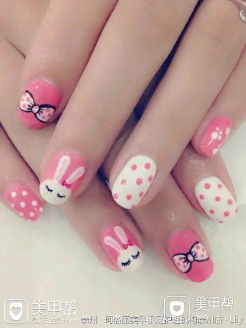 方圆形可爱粉色可爱美甲图片