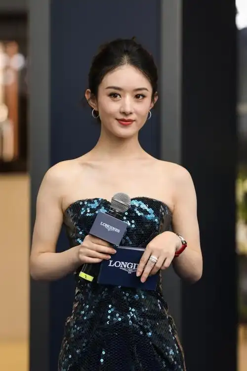 赵丽颖最新活动生图曝光 身着蓝色星钻人鱼裙,实在太惊艳!