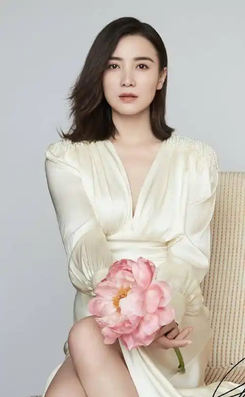 原创性情女人宋佳已过40至今未婚看她的爱情令人心疼