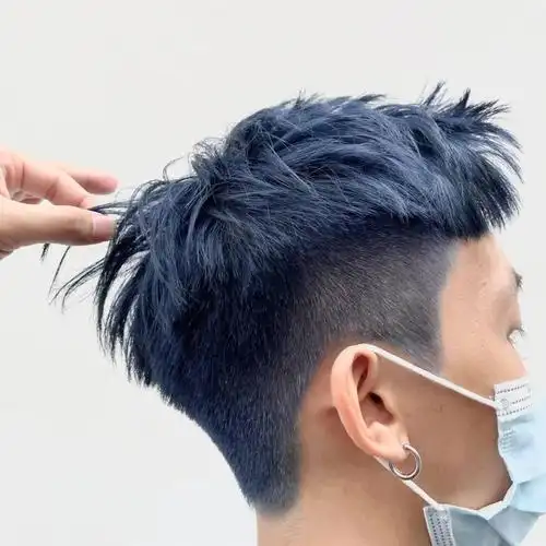 蓝黑色,这几款发色是比较适合男生日常去染的潮流发色长春男士发型