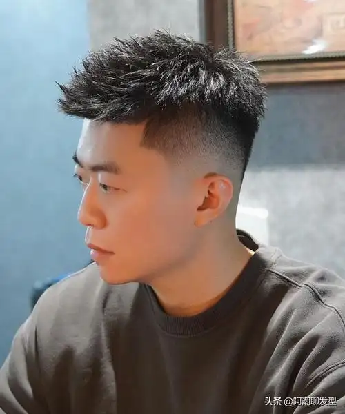 2021男士流行发型图(2021男士流行发型图片圆脸)-天晟网