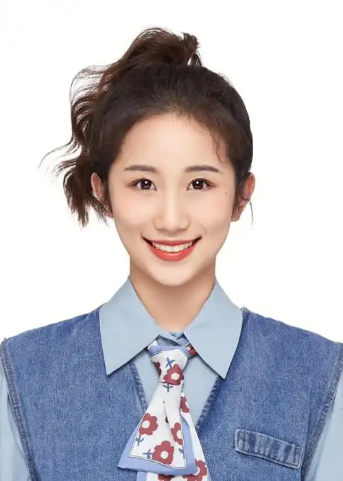 我又又又又来海马体拍证件照啦哈哈哈,这次让化妆小姐姐做了不一样的