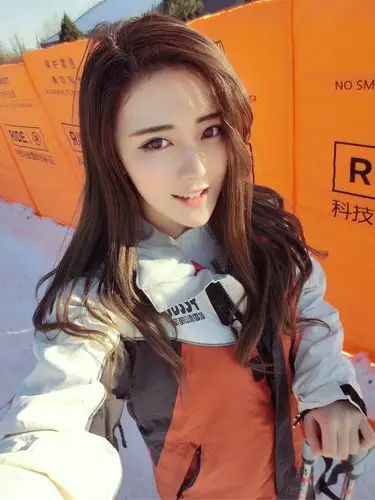 美女生活照同一个人素颜 范范美女生活素颜照