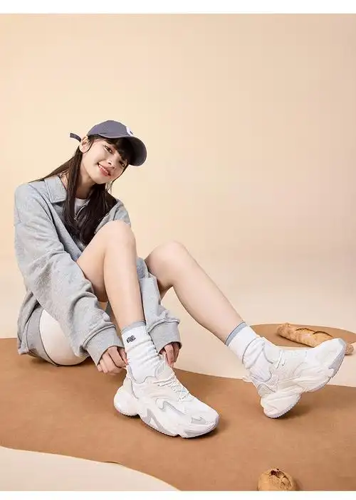 【关晓彤同款】安踏行者 休闲鞋女2022秋季新款运动老爹鞋122238881