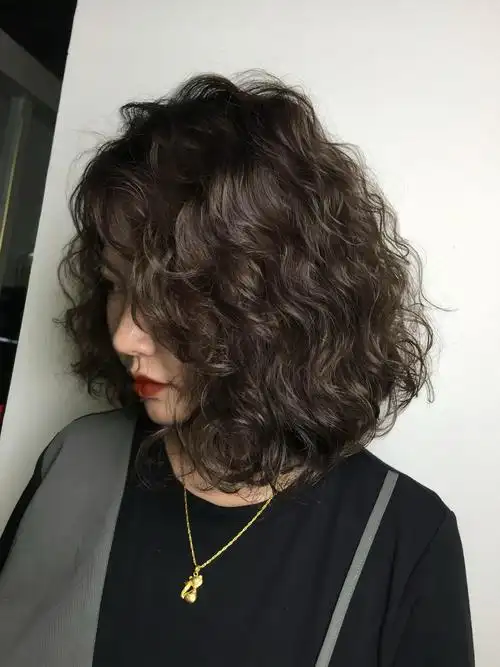 又很方便的度过尴尬期短发的痛苦,#不懂就问有问必答#短发蛋卷头#港风